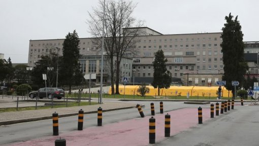 Parto à porta do Santa Maria prova necessidade de urgência regional - ministra