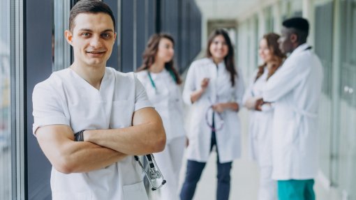 Jovens profissionais pedem a Seguro que insista no pacto para a saúde