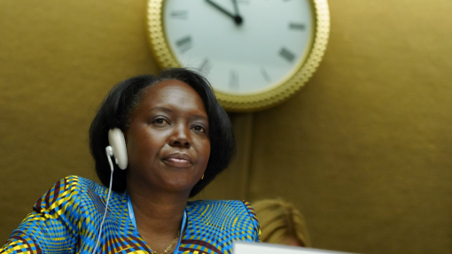 Governo angolano defende produção nacional de medicamentos para reduzir dependência externa