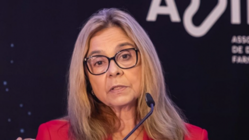 País tem de estar preparado para eventual aumento do preço dos medicamentos - ministra