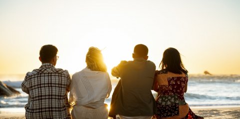 Portugueses com menos amigos sendo os mais jovens e pobres os que convivem menos - Estudo