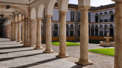 Maiores objeções ao 'chumbo' de Medicina em Évora estão a ser tratadas