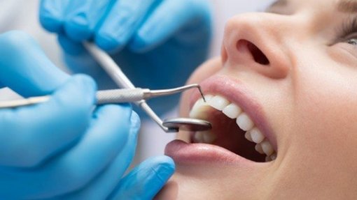 Parlamento debate carreira de médico dentista que sindicato diz ser “mais do que justa”