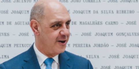Ex-ministro rejeita que atraso no concurso dos helicópteros do INEM se deveu a razões financeiras