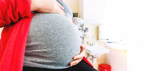 Direção do SNS rejeita travar projeto de acompanhamento de grávidas por enfermeiros