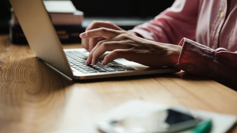 Centros de Saúde devem ter serviços 'online' para marcar consulta e pedir receitas - estudo