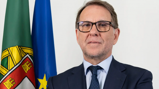 Governo promete solução "nos próximos dias" para dívidas do INEM aos bombeiros - MAI