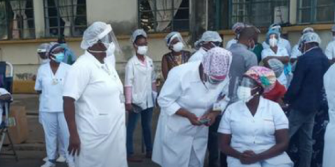 Profissionais de saúde moçambicanos mantêm greve e exigem propostas com prazos