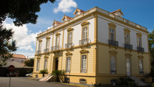 BE quer ouvir reitora sobre Centro Académico Clínico nos Açores