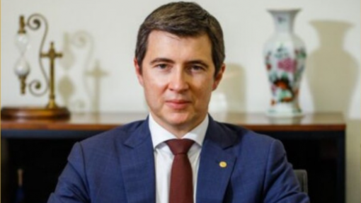 Irão: Hospitais com dificuldades na compra de consumíveis devido à subida de preços