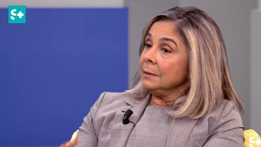 Ministra defende evolução para um “verdadeiro sistema nacional de saúde”