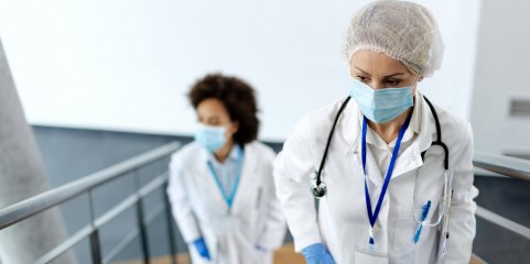 Médicos alertam para barreiras e atrasos no acesso à saúde de doentes alérgicos