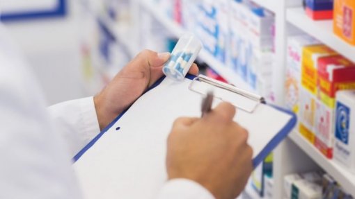 Farmacêuticos saudam reserva estratégica de medicamentos e pedem 'stocks' maiores
