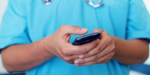 Pensilvânia (EUA) processa empresa de IA por ‘chatbots’ se apresentarem como médicos