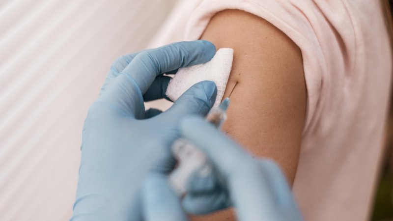 Liga contra o cancro saúda alargamento da vacina HPV aos 26 anos e pede extensão a mais idades