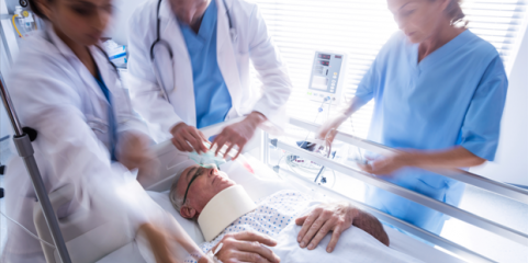 Horas extra nas urgências podem valer aos médicos entre 40% a 80% do salário