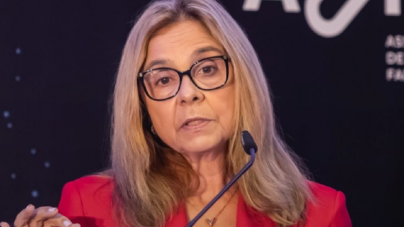 Todos os números indicam “que o SNS não está a falhar” – ministra da Saúde