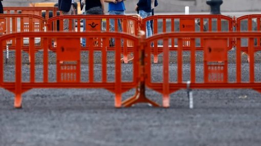 Hantavírus: Francês retirado do cruzeiro afetado por hantavírus com sintomas no voo