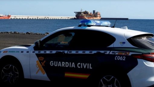 Hantavírus: Cruzeiro MV Hondius dá entrada no porto de Granadilla, em Tenerife