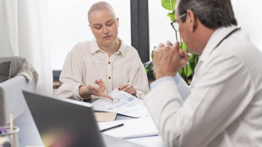 Liga contra o cancro alerta para agravamento das listas de espera em oncologia