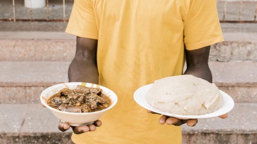Somália recebe 25 toneladas de alimentos da Rússia para aliviar crise alimentar