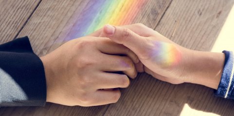 Terapias de conversão deixam trauma e silêncio entre vítima