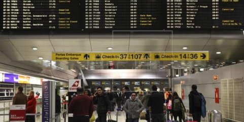 Hong Kong reforça controlo a viajantes vindos de África face a surto de ébola