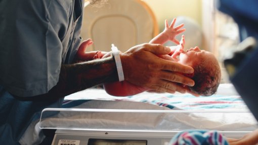 Centro público de fertilidade em Almada ajudou a nascer 1.800 crianças em 15 anos