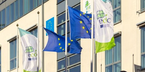 Ébola: Centro europeu de doenças reforça apoio mas insiste que risco para UE é baixo