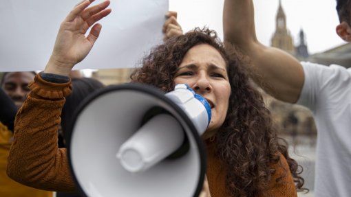 Profissionais da ULS Santo António em greve exigem regularização salarial