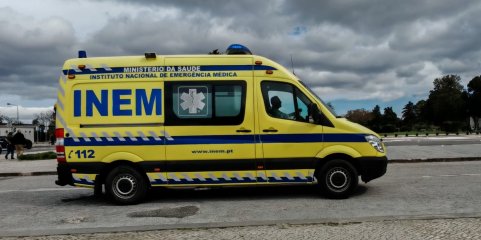 Mulher morreu em Palmela depois de esperar mais de uma hora por viatura médica de emergência