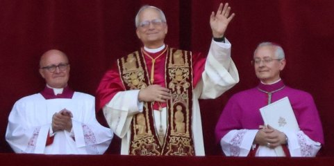 Papa diz que relação entre saúde mental, educação e tecnologias é um dos maiores desafios