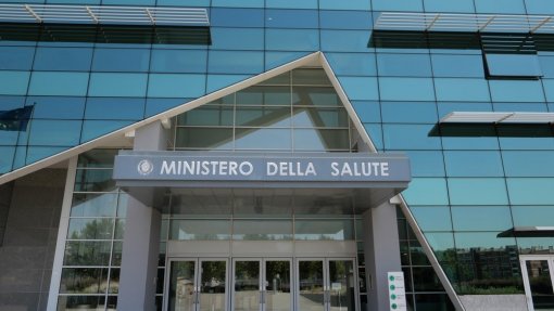 Ébola: Itália decreta isolamento de homem regressado da RDC por suspeita de contágio