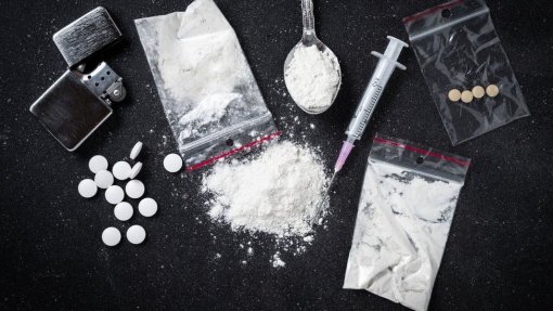 Novas drogas psicoativas detetadas ao ritmo de uma por semana na Europa - relatório