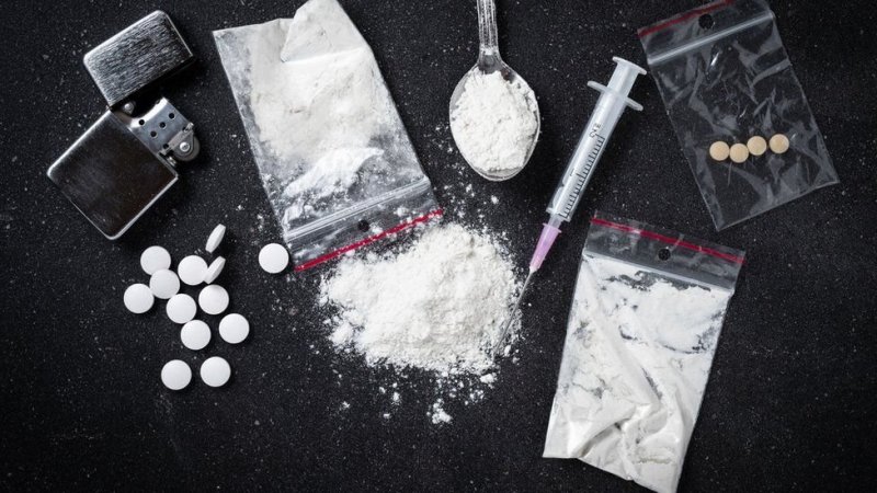 Novas drogas psicoativas detetadas ao ritmo de uma por semana na Europa - relatório
