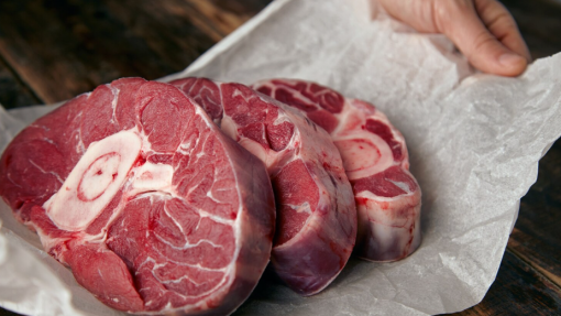 Consumir proteína animal em vez de vegetal só tem vantagens acima dos 65 anos