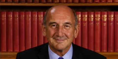 Médico Peter Barnes recebe grau Doutor Honoris Causa pela Universidade de Coimbra