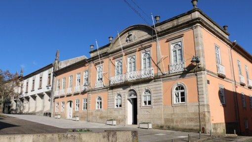 ARCOS DE VALDEVEZ: Câmara apoia jovens com acesso a consultas da especialidade