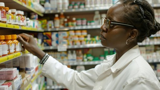 Governo moçambicano anuncia para julho "pico maior" de aquisição de medicamentos