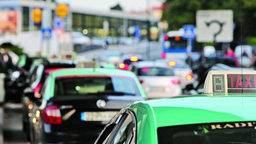 JPP critica atrasos no pagamento a taxistas que transportam doentes não urgentes na Madeira