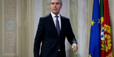 Carneiro aponta "namoro com beijos e amuos" entre AD e Chega e diz que alternativa é o PS