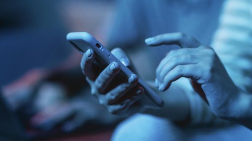 Quase um quarto dos portugueses sente-se mal com o que vê nas redes sociais - estudo