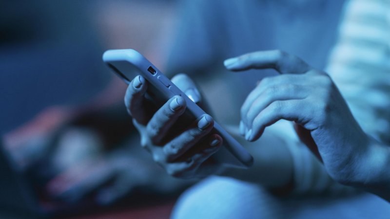 Quase um quarto dos portugueses sente-se mal com o que vê nas redes sociais - estudo