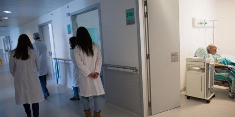 Estudantes de medicina pedem Centros Clínicos Universitários