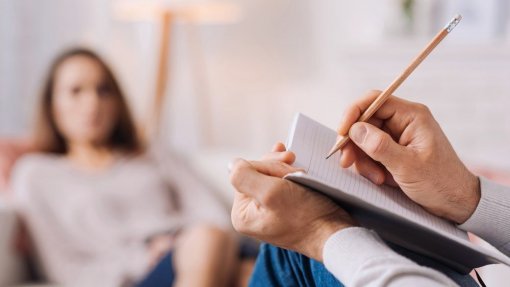 Cheques psicólogo e nutricionista alargados a jovens entre os 12 e os 35 anos