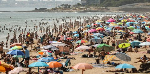 Aviso vermelho em vigor até domingo devido ao calor alargado a 12 distritos
