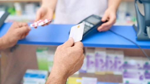 Utentes pedem mais ambição na quota de genéricos para maior poupança