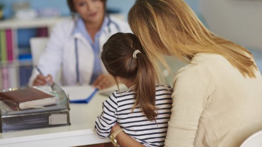 Deputado do PS volta a questionar falta de médico de família no distrito de Évora