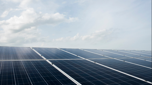 Recolha de painéis solares usados dispara com tempestades no centro do país