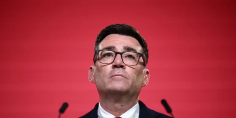 Primeiro-ministro britânico quer restringir acesso a prestações sociais